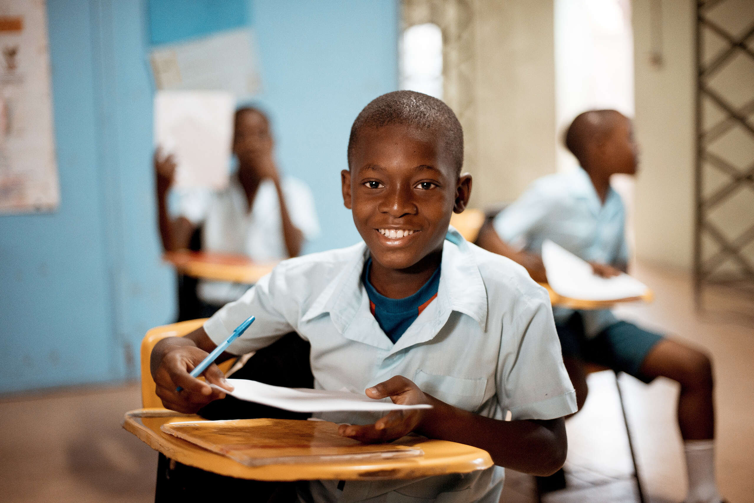 GIVE AFRICAN CHILDRENS A GOOD EDUCATION & HEALTHY